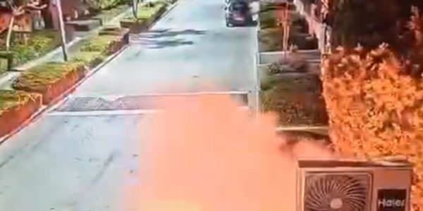 פצצות תאורה שנורו לבית ראש הממשלה בקיסריה. צילומסך