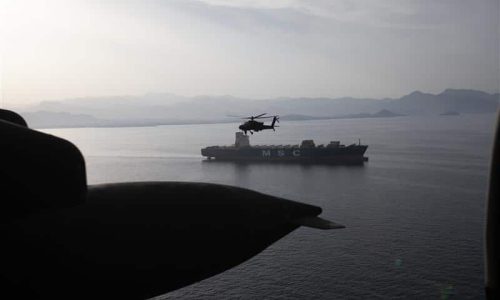 צבא ארצות הברית מפקח על המצור נגד איראן במוצרי הורמוז. צילום - סנטקום - פיקוד המרכז האמריקני (2)