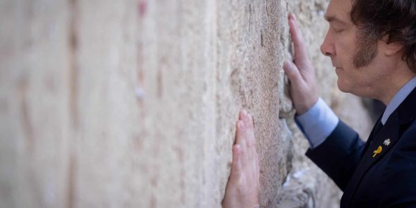 חאבייר מיליי בביקור בכותל המערבי. צילום: חיים גולדברג/פלאש 90