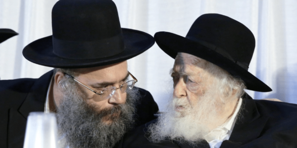 הרב קנייבסקי עם אביו זצוק"ל - צילום דוד זר