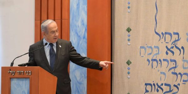 ראש-הממשלה-בנימין-נתניהו-במכינת-בני-דוד-ביישוב-עלי.-צילום-עמוס-בן-גרשום-לעמ-4