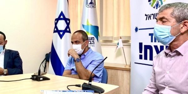 פרויקטור הקורונה למגזר החרדי רוני נומה בתדרוך במשרד הבריאות