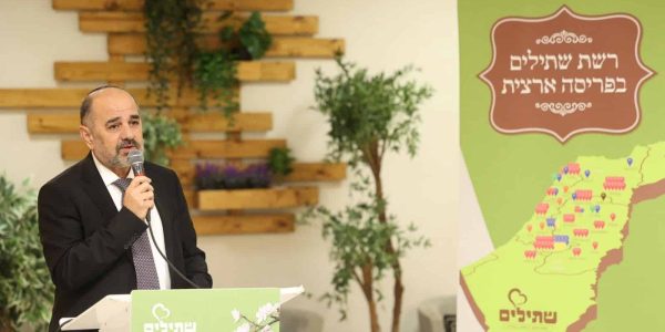 שתילים-צפריה-מרגי-נטיעת-עץ-5