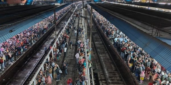 תחנת הרכבת בהודו