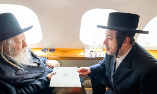 הנגיד יואלי לנדאו עם כ"ק האדמו"ר מגור. באדיבות המצלם