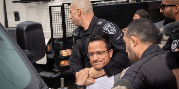 משה רדמן נעצר על ידי המשטרה. צילום: חיים גולדברג/פלאש 90